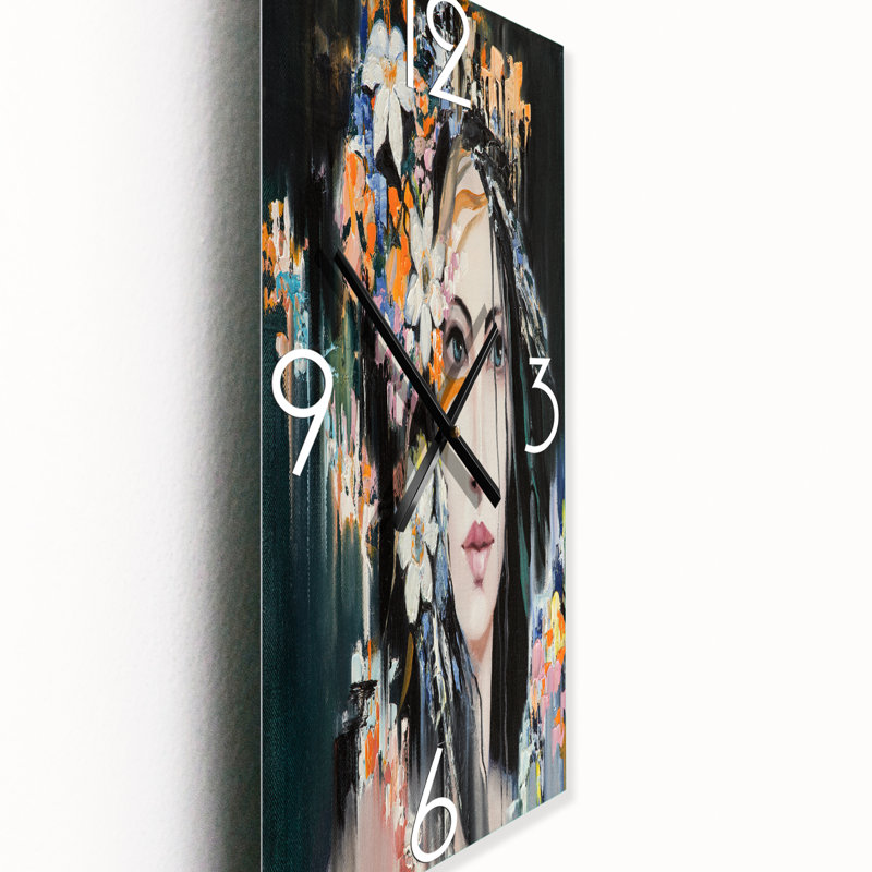 Portrait d'une jeune femme avec des fleurs I horloge murale, Grand