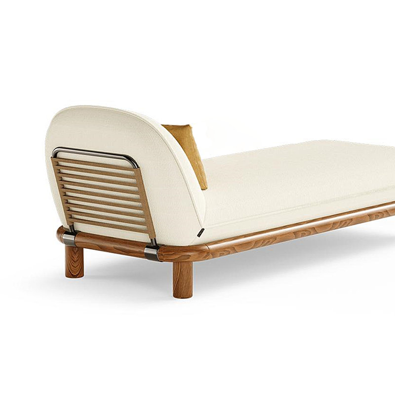 Chaise confortable en bois massif