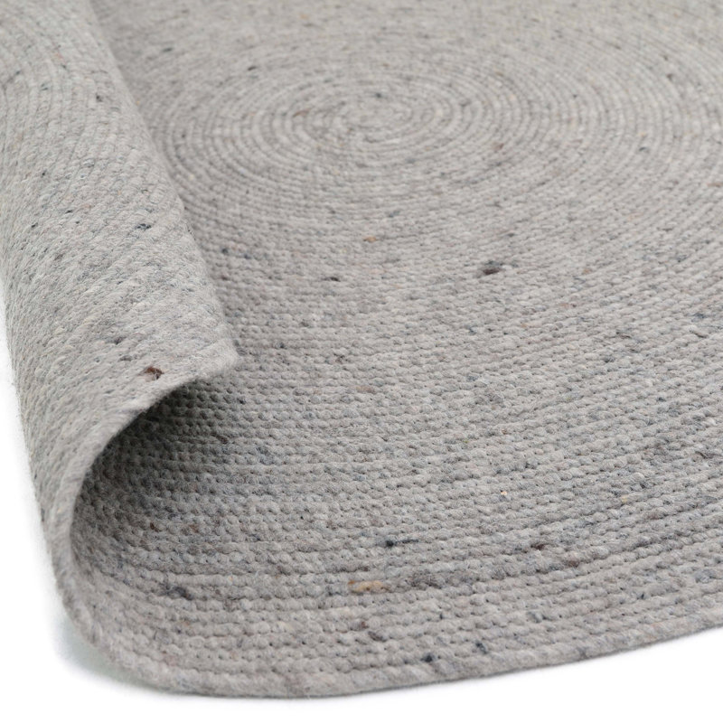 TAPIS GRIS NEETHU M, Round 4'7"