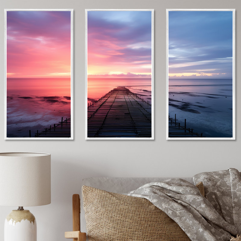 «Pink and Blue Pier» Horizon Sunset II, Cadre flottant blanc, H 32 po x l 48 po x P 1 po
