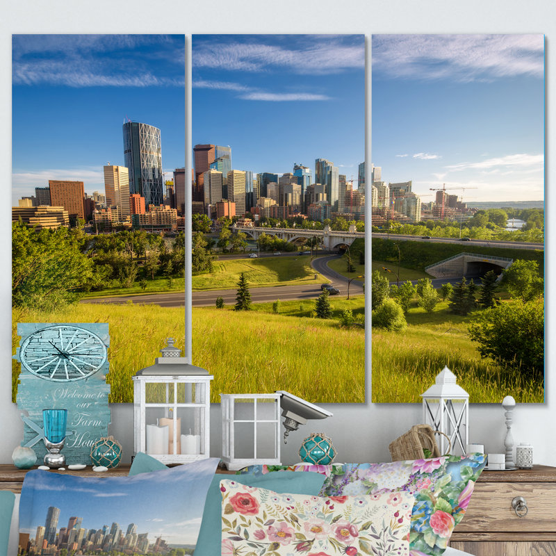 «Skyline Calgary At Sunrise On Canvas», reproduction de 3 pièces, H 28 po x l 36 po x P 1 po