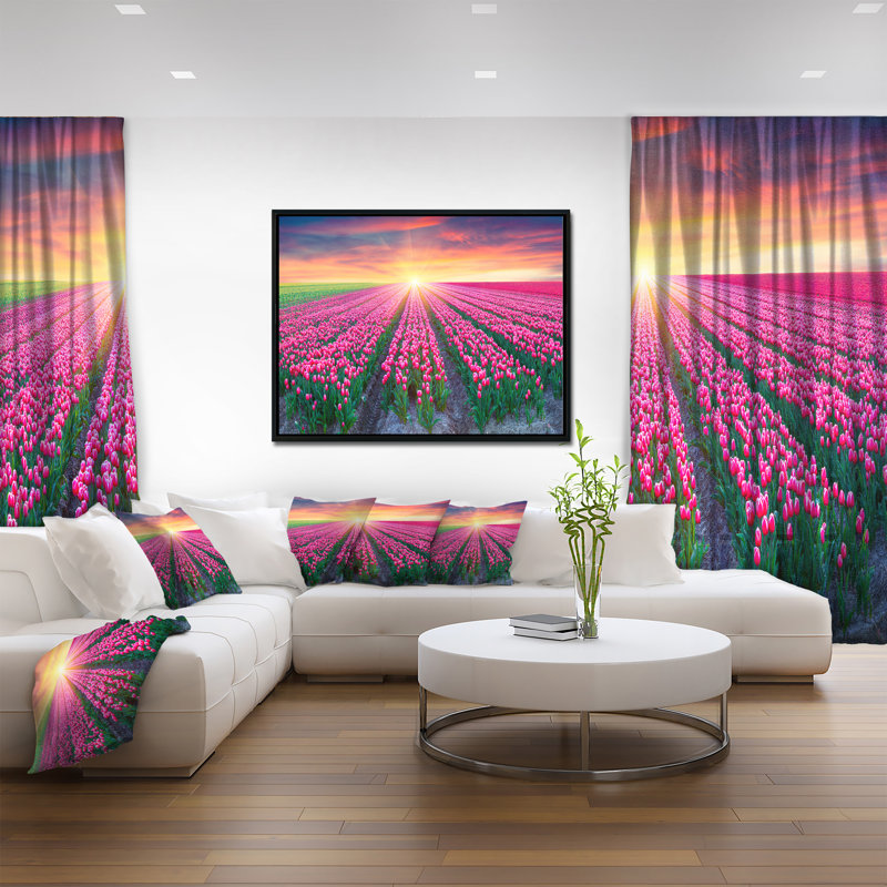 «Blooming Tulips at Sunrise», photographie encadrée sur toile, H 12 po x l 20 po x P 1 po