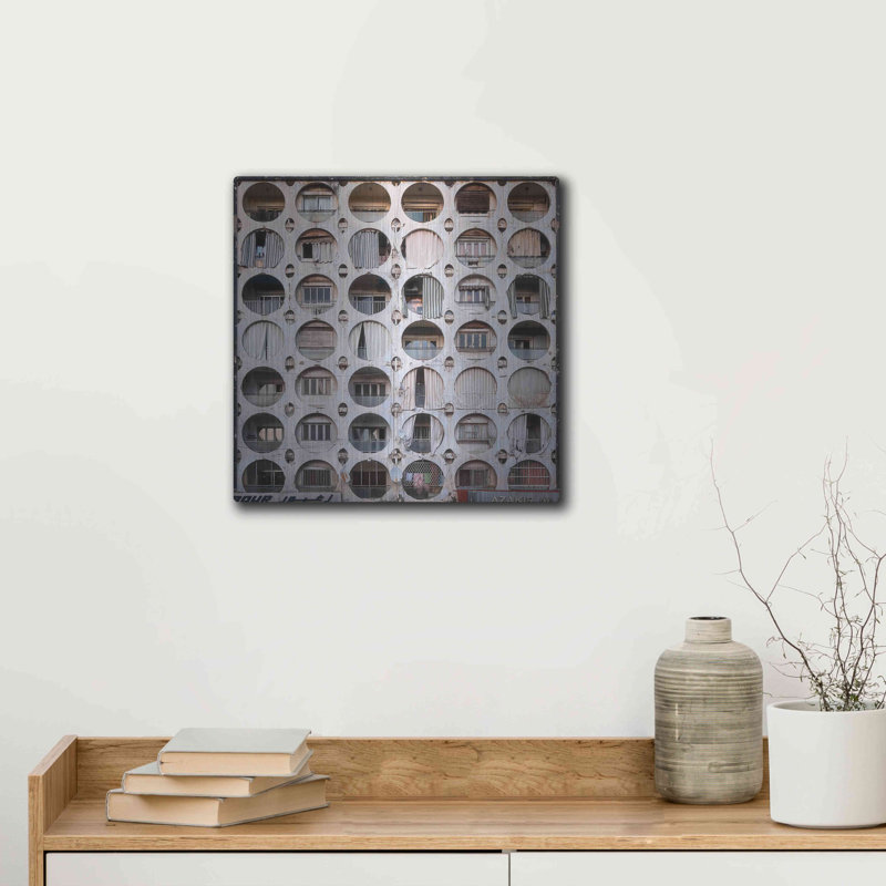 "Oval appartements" par Roman Robroek, H 12 po x l 12 po