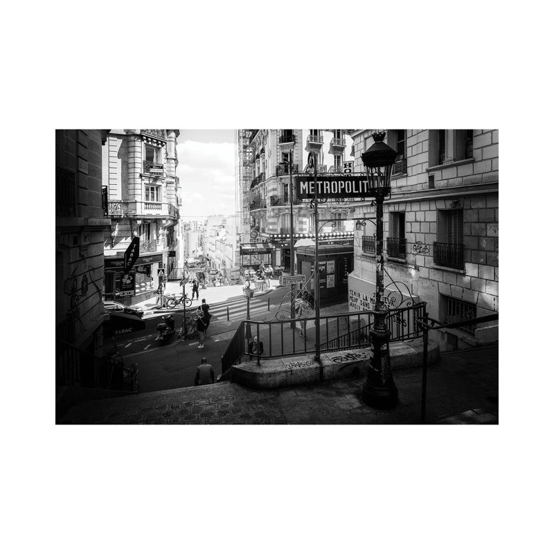 «Black Montmartre Series - Paris Metropolitain» par Philippe Hugonnard - reproduction de photo sur toile tendue