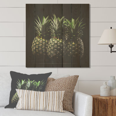 Ananas vert et jaune - ananas sur bois