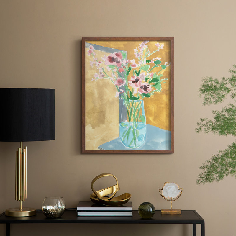 Fleurs en bouteille II, reproduction encadrée - bois massif, H 30 po x l 24 po, Noyer