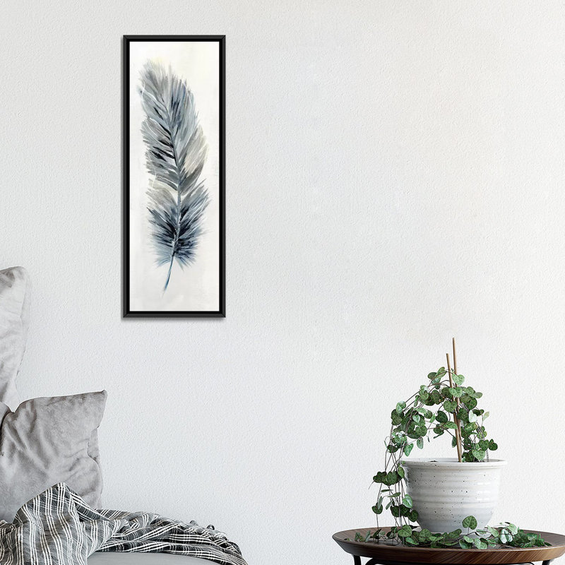 «Soft Feather II», impression sur toile tendue, H 72 po x l 24 po x P 1,5 po, Papier avec cadre noir