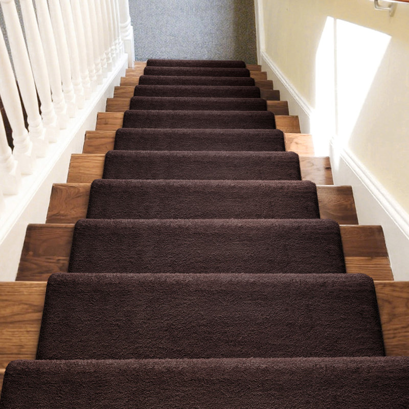 Tapis moelleux pour marches d'escalier 9,5 po x 30 po x 1,2 po brun foncé, Brun foncé