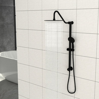 Douche noire mate avec douchette à 5 fonctions et barre de douche coulissante de 67 cm. Pommeau de 25 cm, fixation murale. Installation facile. Modes de jet : pluie, massage, mousse. Accessoires inclus. Nettoyez la buse. Kit de garniture de robinet non inclus.