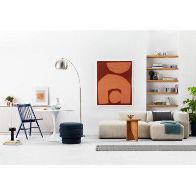 Flow 39.4'' Round Dining Table