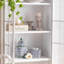 Blanc massif + vitrines en bois manufacturé