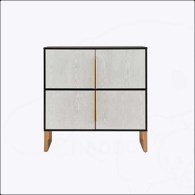 Armoire de rangement à quatre portes avec base en métal et poignées, polyvalente pour la cuisine, la salle à manger et le salon