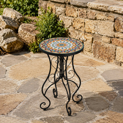 Table d'appoint ronde en céramique résistante aux intempéries avec structure en acier thermolaqué durable, table d'appoint intérieure et extérieure à double usage avec pieds de nivellement réglables, table résistante aux égratignures facile à nettoyer