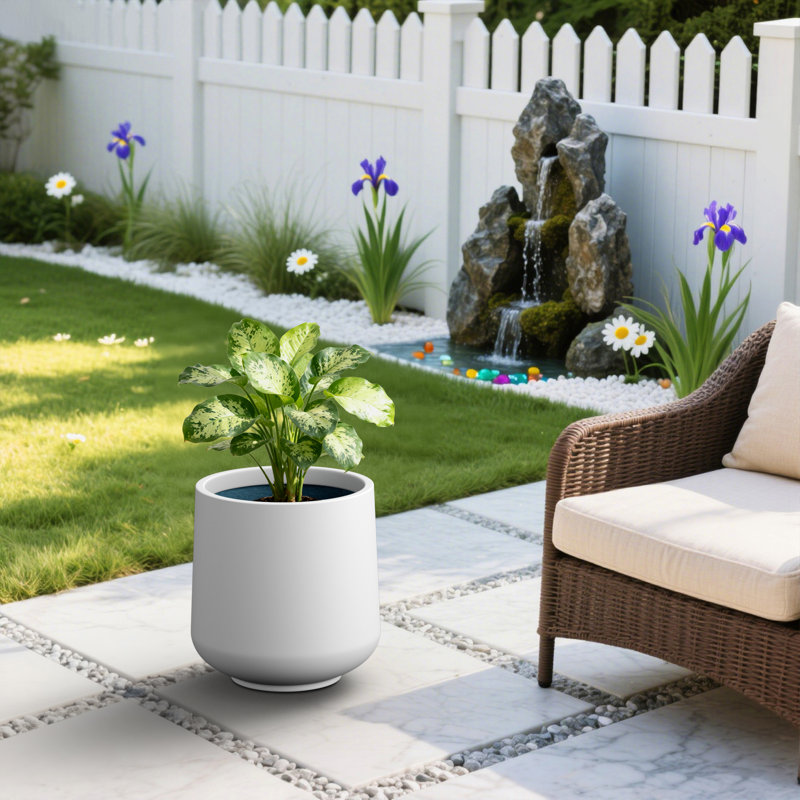 Grand pot à fleurs Brenno, 13.3" H x 11.6" W x 11.6" D, Blanc