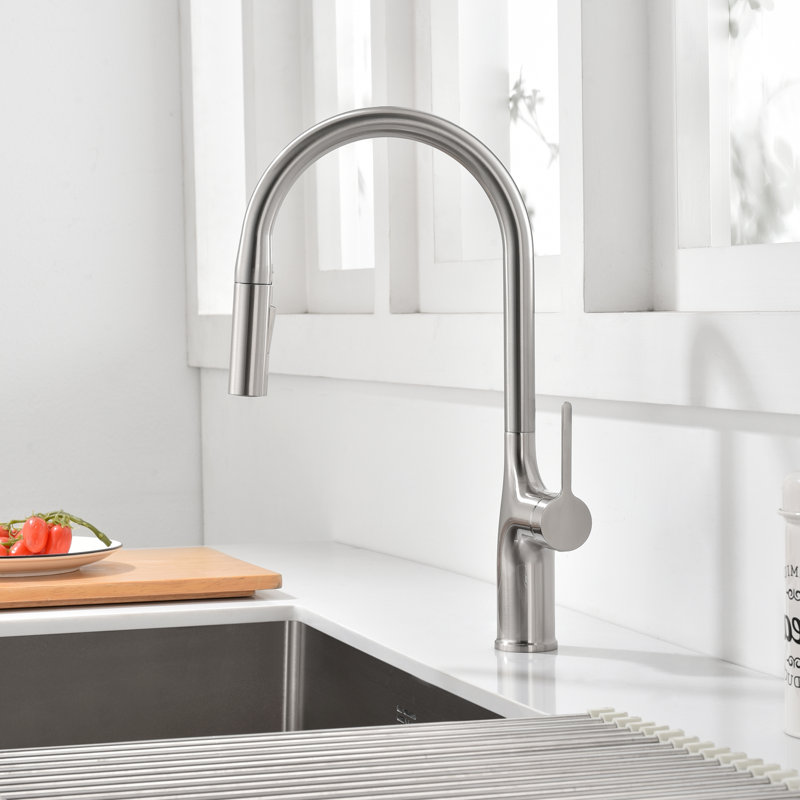 SUMERAIN Kitchen Sink Faucet with Dual Mode Sprayer, Single Hole Pull-Out Kitchen Faucet Stainless Steel Brushed Gold