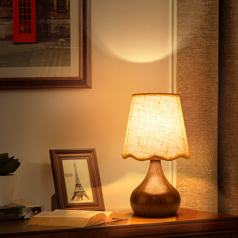 Petite lampe de table Austun, Grain du bois, Métal métal, Bouton-poussoir