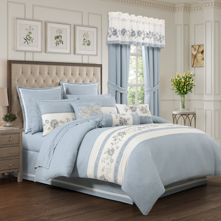 Garden Bloom Queen 4Pc. Comforter Set Chambray