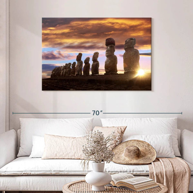 Lilie, soleil levant sur des statues Moai, H 30 po x l 45 po