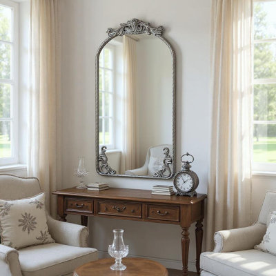 Miroir arqué 58 po x 24 po avec applique sculptée ornée rétro et miroir en métal argenté antique pour le salon, la chambre à coucher et le vestibule