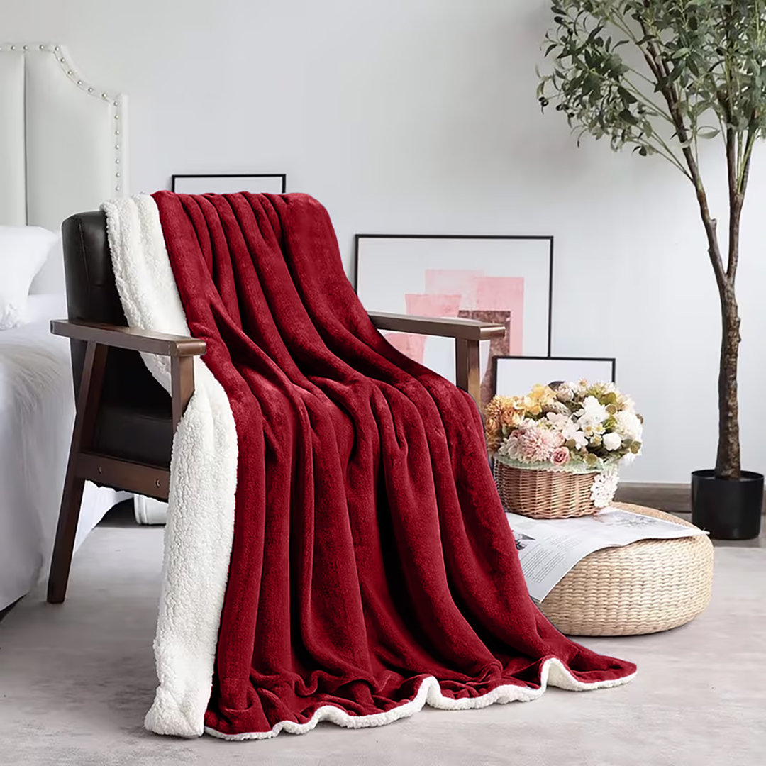 Super Soft Sherpa Fleece Blanket – Reversible Cozy Throw, 240 GSM
