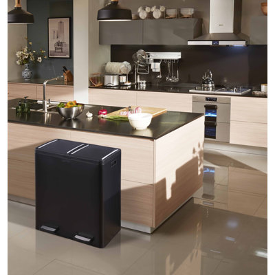 Extra Large Dual Trash & Recycling Bin, 18.5 Gallon (70L) Stainless Steel Step-On Kitchen Garbage Can, 2 Removable Inner Buckets, Soft-Close Lid, Fingerprint-Resistant, Heavy-Duty Design