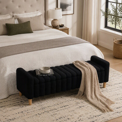 Banc de rangement capitonné Wave Channel avec tissu Teddy et pieds en bois massif