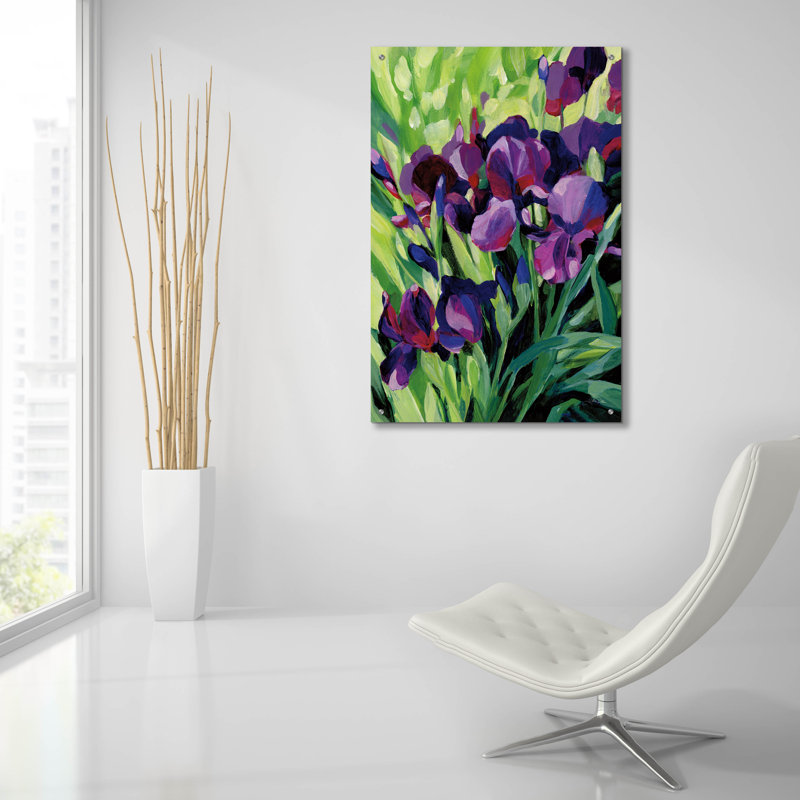 «Mauve iris» par Katrina Pete, art mural en verre acrylique, H 36 po x l 24 po x P 0,2 po