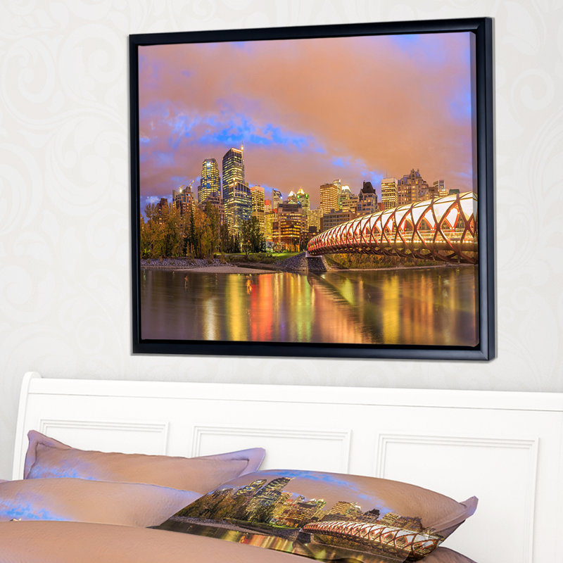 «Calgary at Night», photographie à cadre flottant sur toile, H 30 po x l 40 po x P 1,5 po
