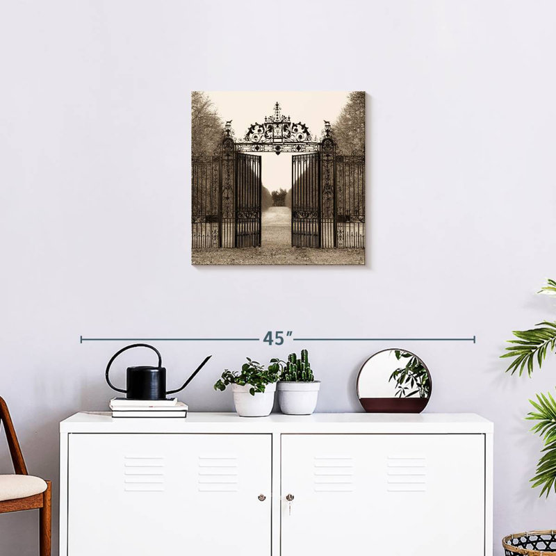 Lilie Hampton Gate, 20" H x 20" W