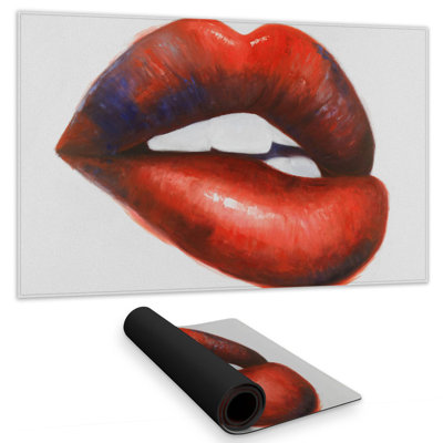 Beautiful red mouth - 14.00"x24.25" Desk mat