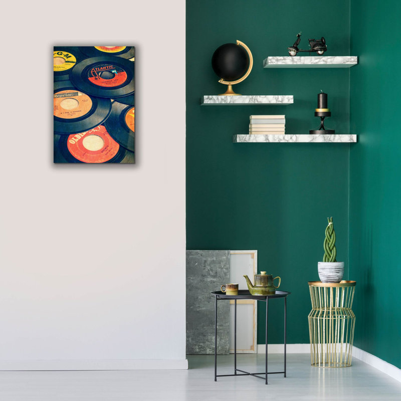 «Old Disques» par Edward M. Fielding, estampe numérique sur toile, H 26 po x l 18 po x P 0,75 po