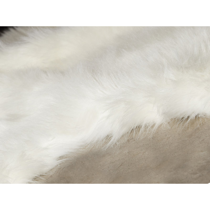 Tapis blanc Laperle Sexto