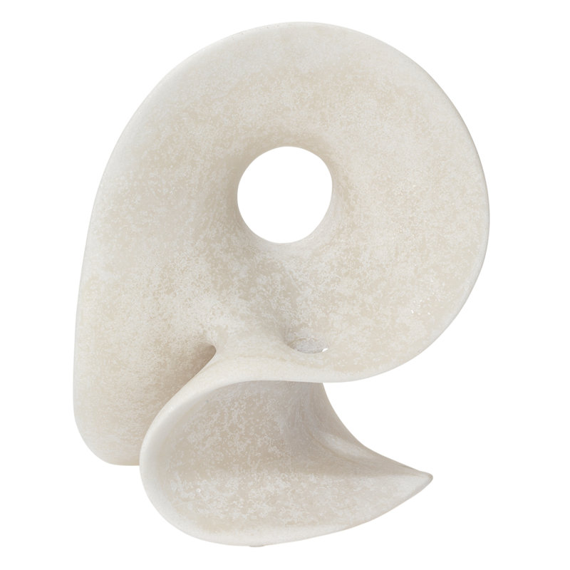 Petit objet de table amorphe en résine blanc cassé, H 10 po x l 8,25 po x P 7 po