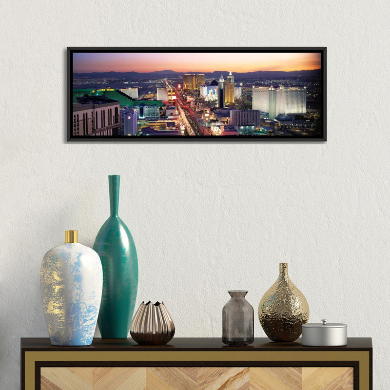«Panoramic The Strip Las Vegas Nevada», reproduction de photo sur toile, H 12 po x l 36 po x P 1,5 po, Toile avec cadre noir