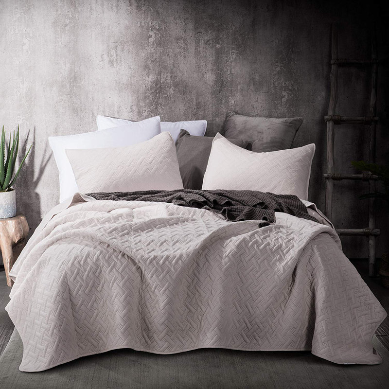 Heat Pressed Polyester Quilt, Queen Quilt + 2 Shams, Sheer Pink/Gray Mist