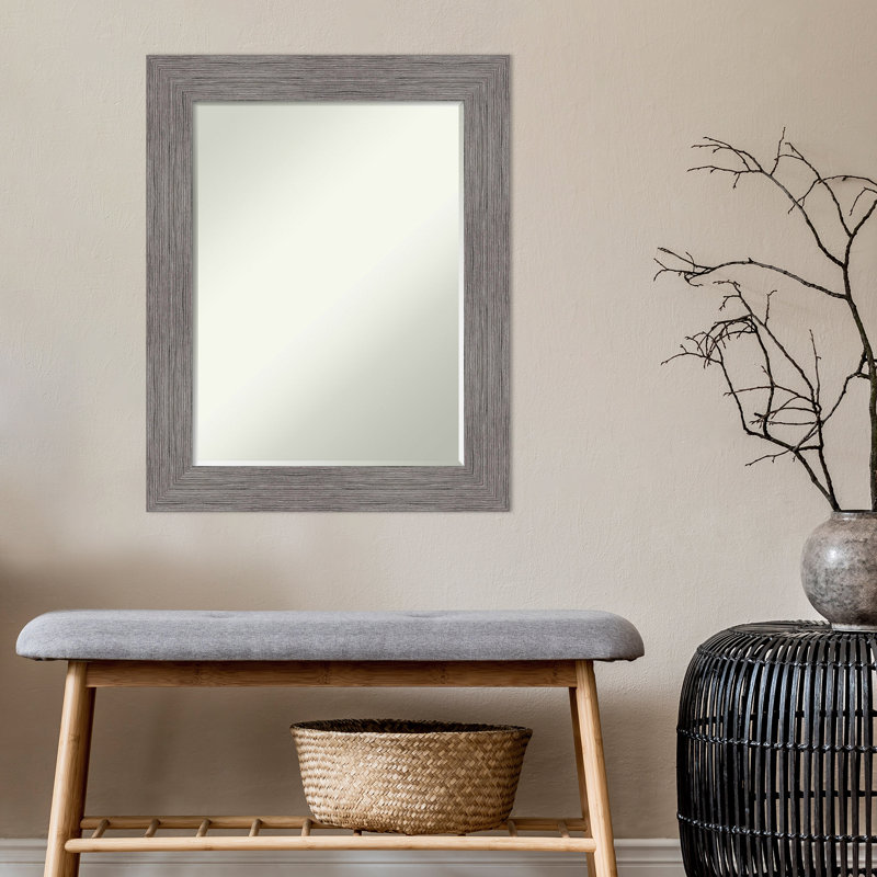 Petit miroir mural biseauté à fines rayures Risette, 29,5 po x 23,5 po