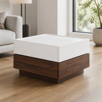 Une table basse carrée rotative en bois à deux couches de couleur noyer blanc, dotée de deux tiroirs de rangement, convient pour une utilisation quotidienne dans le salon.