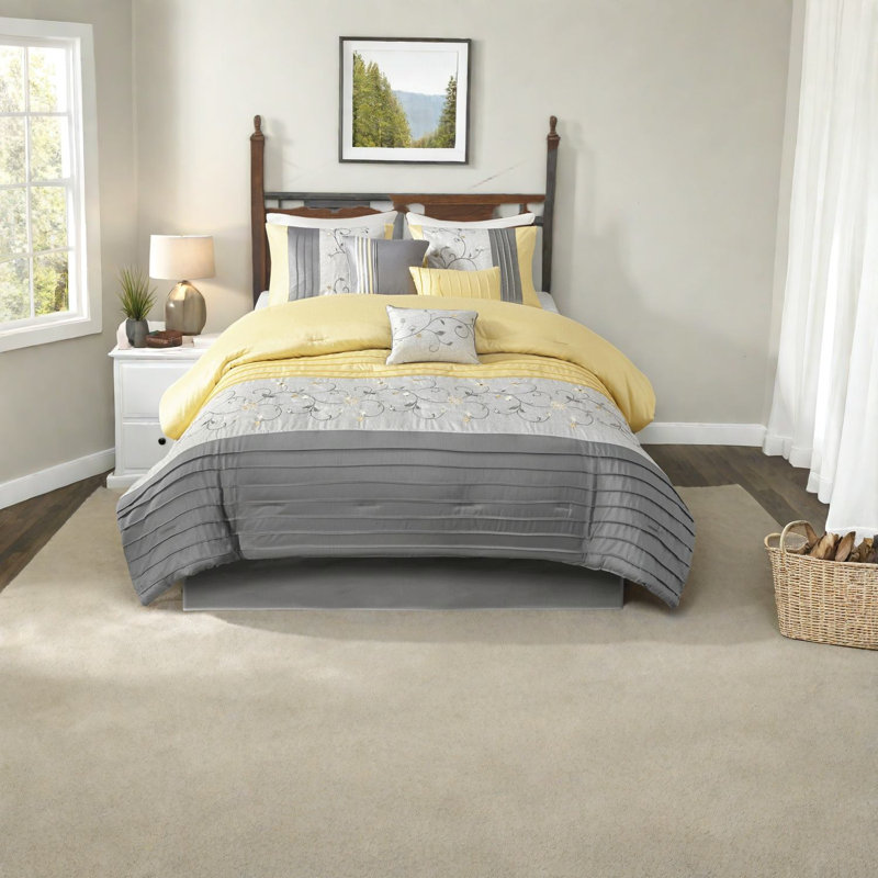 Ensemble de literie luxueux 7 pièces, polyester jaune, élégant décor de chambre à coucher