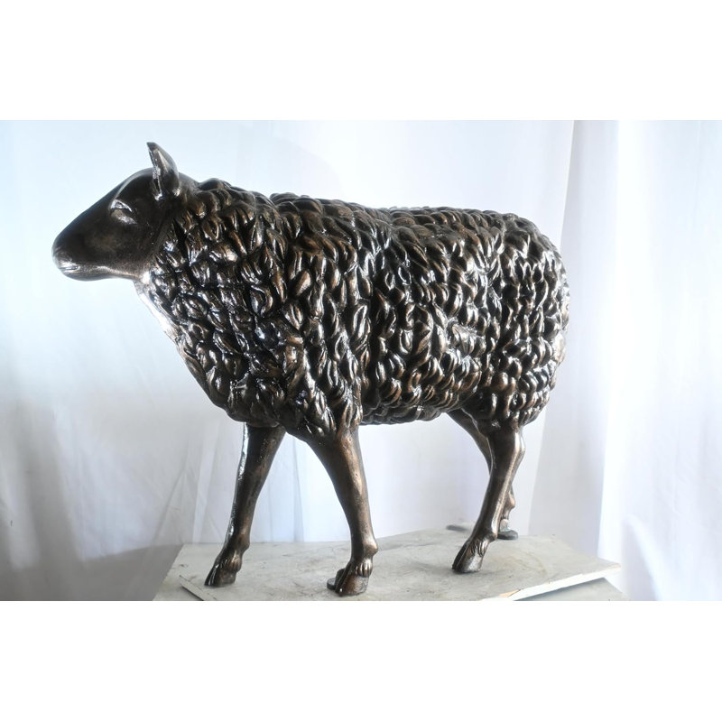 Sculpture en aluminium en forme de mouton en aluminium bronze foncé patiné 46 po x 17 po x H 34 po