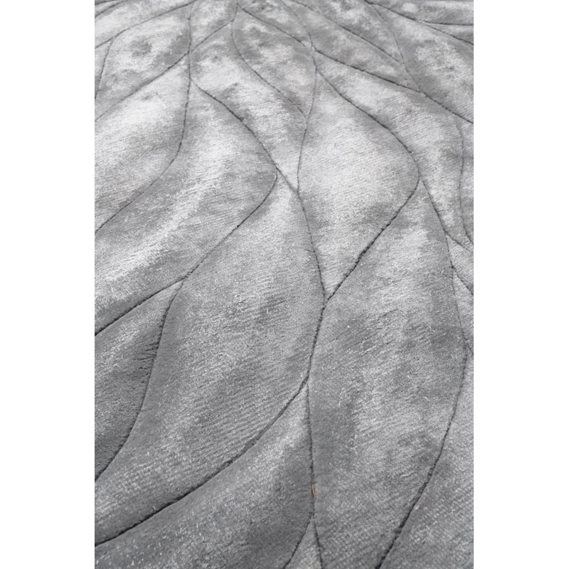 Hibiki Silver Area Rug, Rectangle 5' x 7'6"