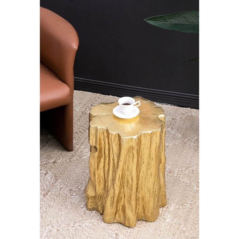 Tabouret en magnésium doré de 13,5 x 13 x 20 po au fini or antique et polyvalent, idéal pour les salons modernes, les bureaux décoratifs, les chambres à coucher et les transformations de l'atmosphère
