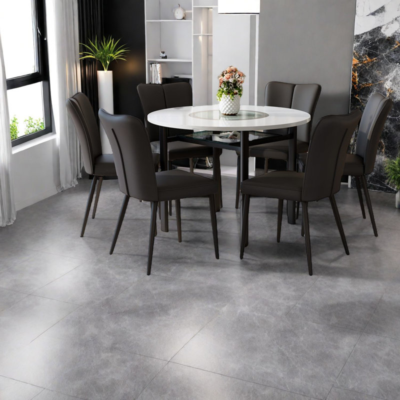Ensemble de table de salle à manger moderne blanc avec chaises en polyuréthane noir, idéal pour recevoir à la maison