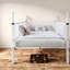 Lits peu encombrants, structure simple en métal blanc avec rangement, chambre à coucher moderne