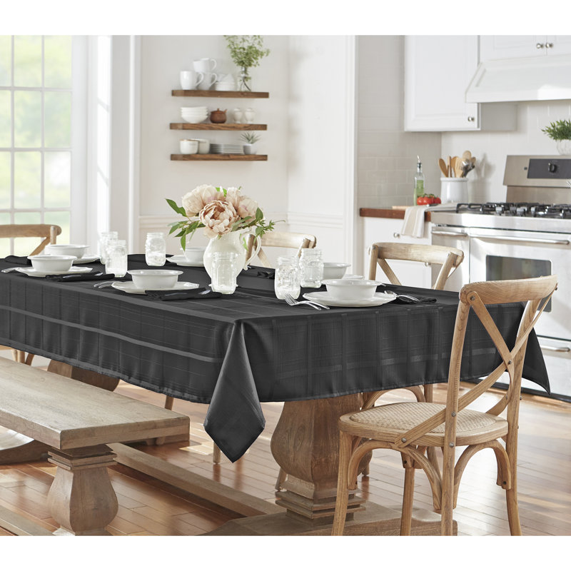 Ramiro Plaid Jacquard Square/Rectangle Tablecloth, 84" L x 60" W, Black