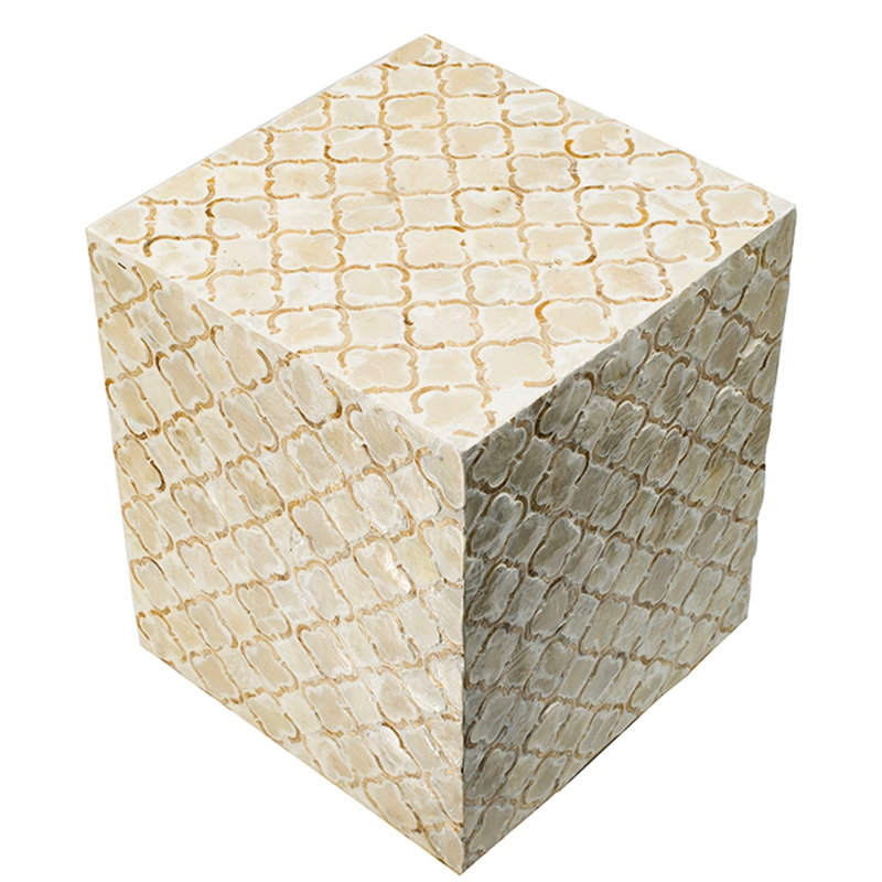 Tabouret de 14 po x 14 po x 18 po Adaire, de couleur crème, de motifs de losanges, d'une base en laiton et d'un mobilier d'intérieur polyvalent
