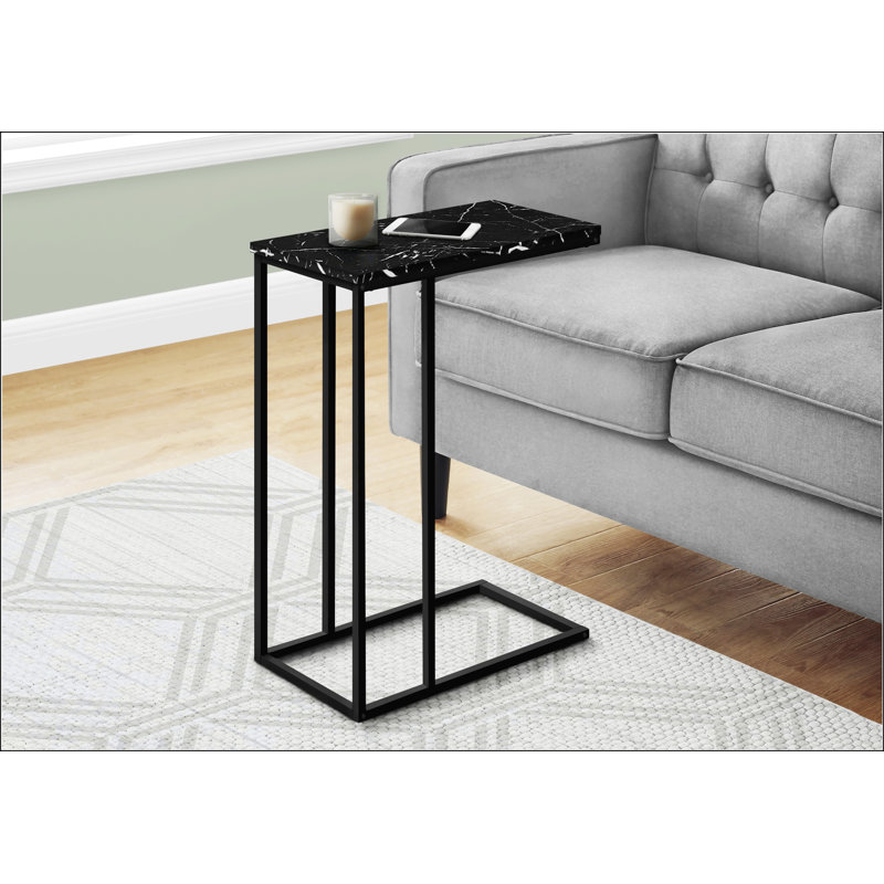 Table d'appoint en forme de C