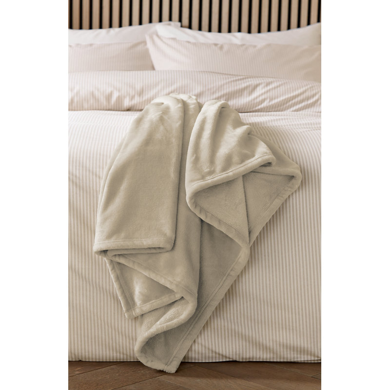 Snug Fleece Throw, Cream