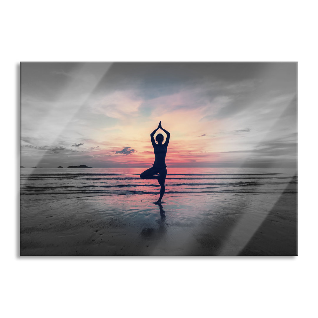 Glasbild Yoga am Strand