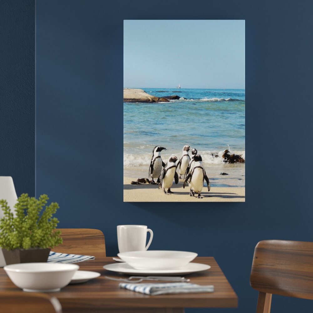 Leinwandbild Pinguine am Strand