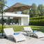 Grand parasol de patio en porte-à-faux carré de 10 pi avec rotation à 360 ° et réglage des mésanges et parasol de terrasse robuste à baldaquin en polyester sans base.-162007435
